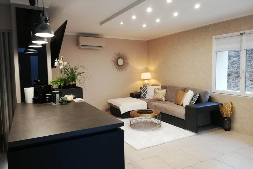 Maison de village de caractère Nébian Extérieur photo